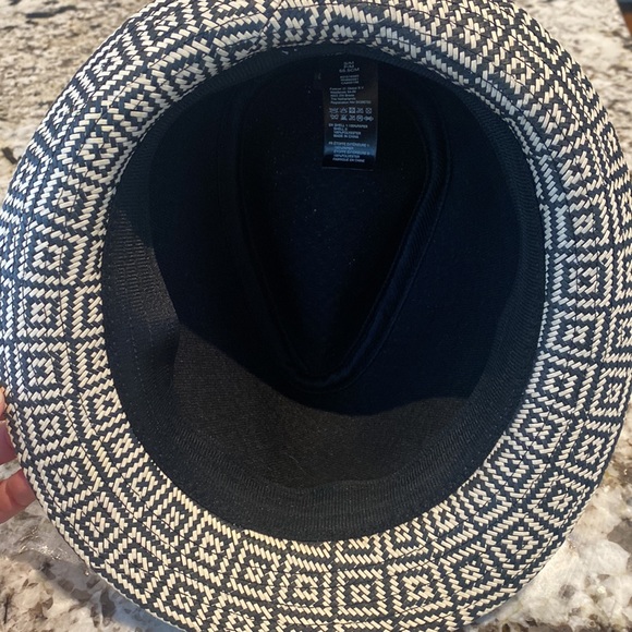 Black and White Fedora Hat - Picture 5 of 5